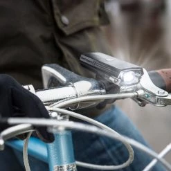 Lampes Vélo BLACKBURN DAYBLAZER 400 FRONT 22 Noir 7 Lampes Vélo BLACKBURN DAYBLAZER 400 FRONT 22 Noir -Vêtements vélo Soldes 9 101547 dayblazer 400 front blaec010018 03