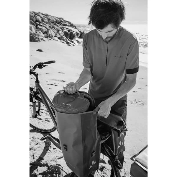 Sacoches Vélo VAUDE AQUA BACK RED 23 Rouge 8 Sacoches Vélo VAUDE AQUA BACK RED 23 Rouge – Image 6