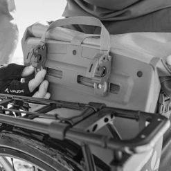 Sacoches Vélo VAUDE AQUA BACK RED 23 Rouge 12 Sacoches Vélo VAUDE AQUA BACK RED 23 Rouge -Vêtements vélo Soldes 9 84533 aqua back red 12411 200 05