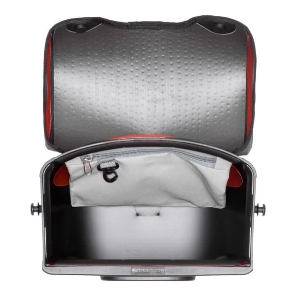 Sacoches Vélo ORTLIEB ULTIMATE SIX CLASSIC 7L RED/BLACK 23 Rouge / Noir 5 Sacoches Vélo ORTLIEB ULTIMATE SIX CLASSIC 7L RED/BLACK 23 Rouge / Noir – Image 3