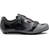 Chaussures Vélo Route NORTHWAVE STORM CARBON ANTHRA/BLACK 21 Noir 1 Chaussures Vélo Route NORTHWAVE STORM CARBON ANTHRA/BLACK 21 Noir -Vêtements vélo Soldes 9 88213 storm carbon anthra black nwb80191011 84 01